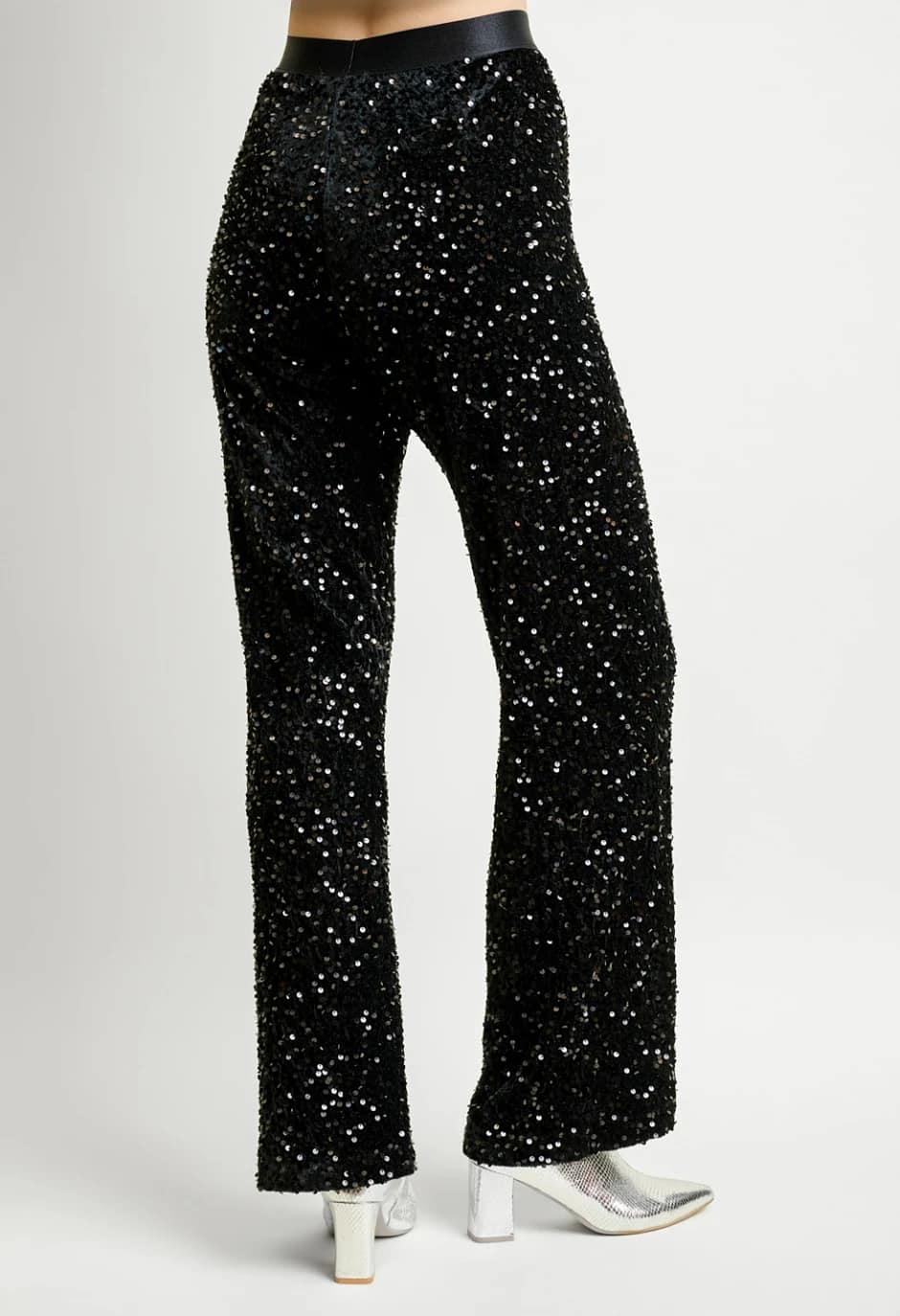 Μαύρο παντελόνι με παγιέτες