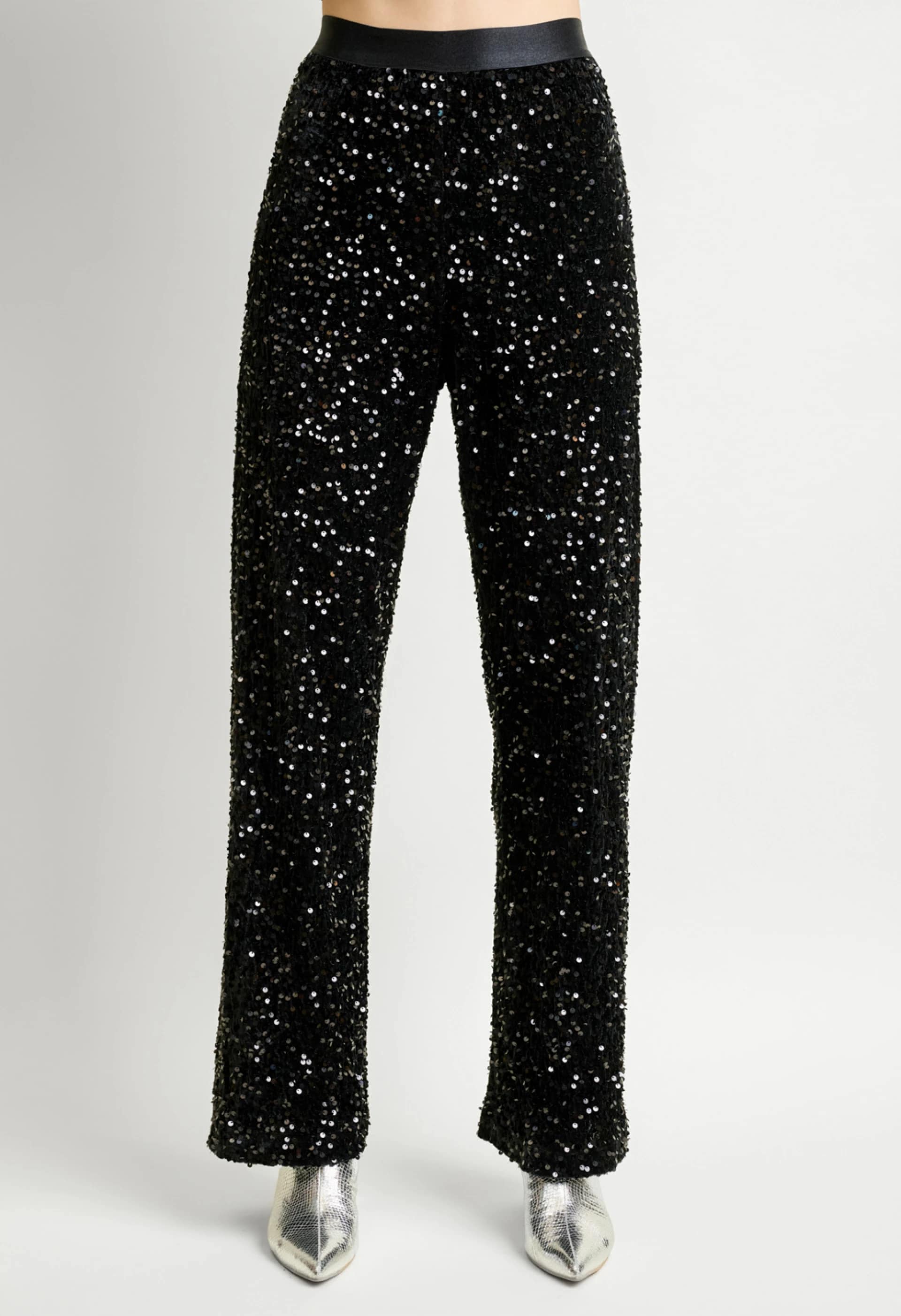 Μαύρο παντελόνι με παγιέτες