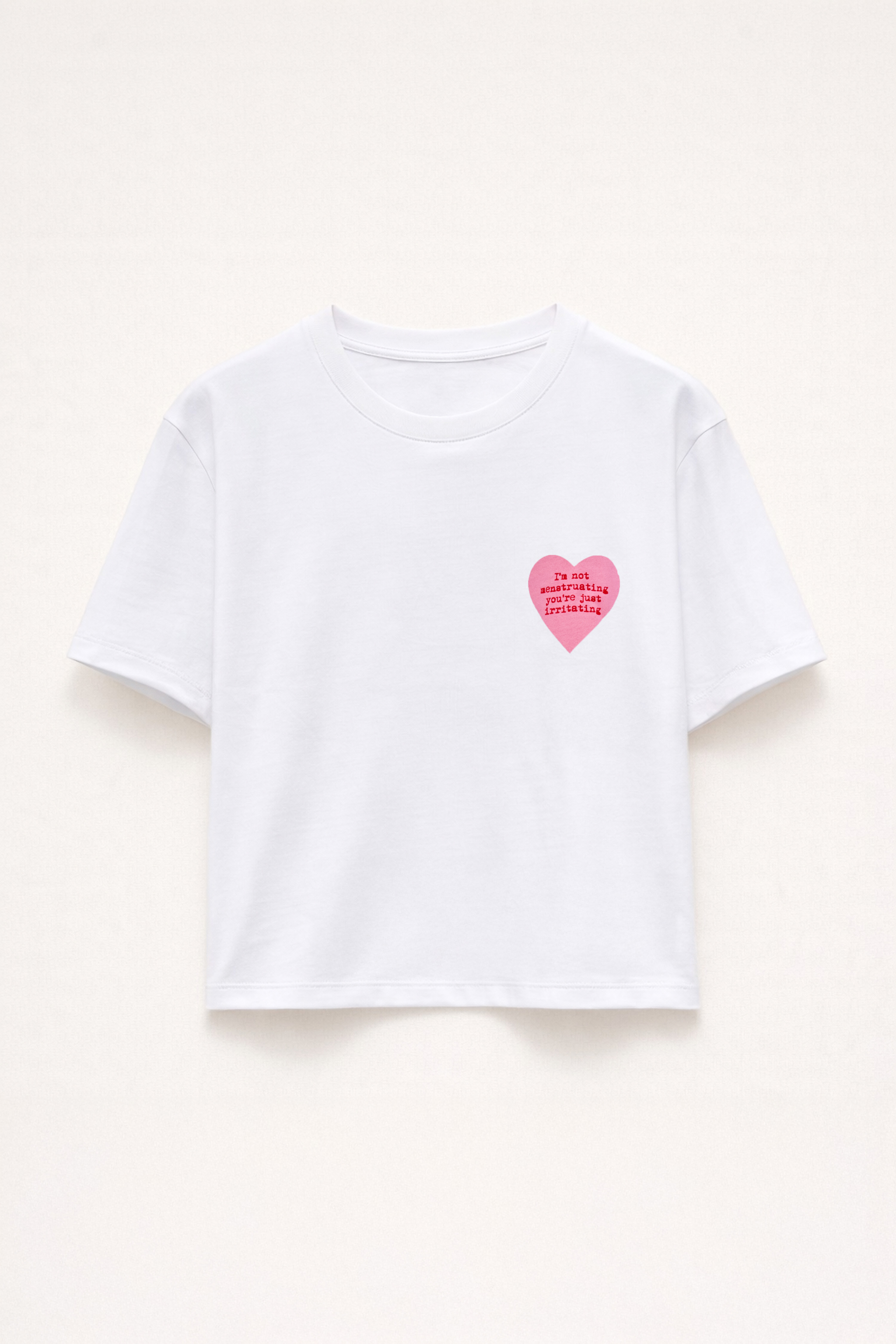 Λευκό t-shirt με καρδούλα μπροστά